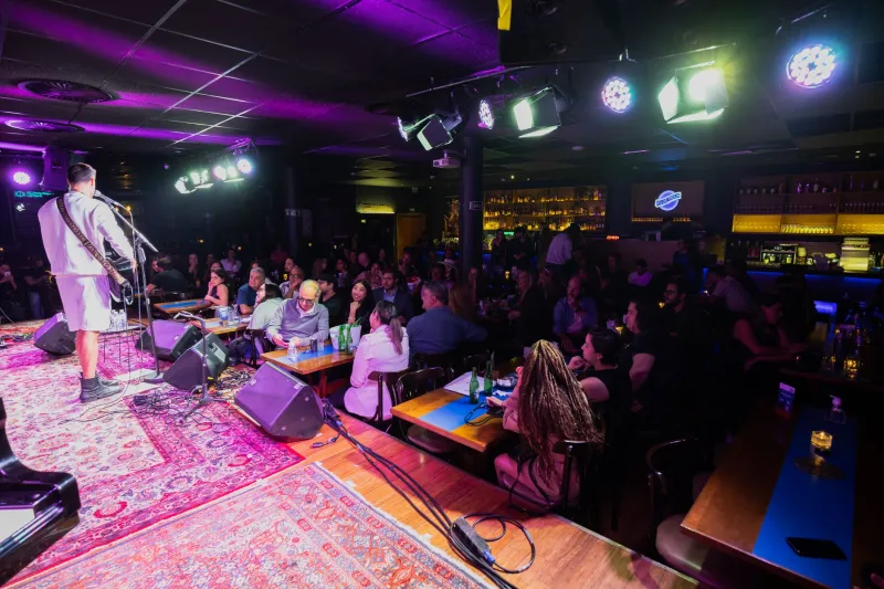 Clocking In on a Tuesday: How Midweek Gigs Became a Musician's Actual Paycheck